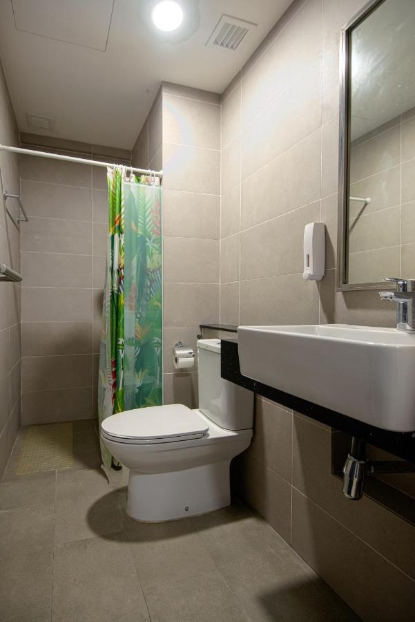 Апартаменты Casa Orient @ Macalister 218 ❈中路218东方之家 3Br 8Pax Джорджтаун Экстерьер фото